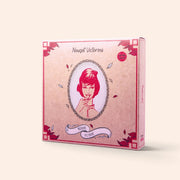 Boîte de 400g de nougat aux noisettes Maison Fruidoraix, emballage kraft illustré avec le portrait de Madame Victorine