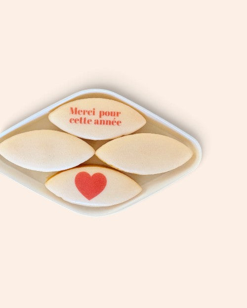 Coffret Maison Fruidoraix de 4 calissons d'Aix artisanaux avec inscriptions Merci pour cette année et un cœur rouge