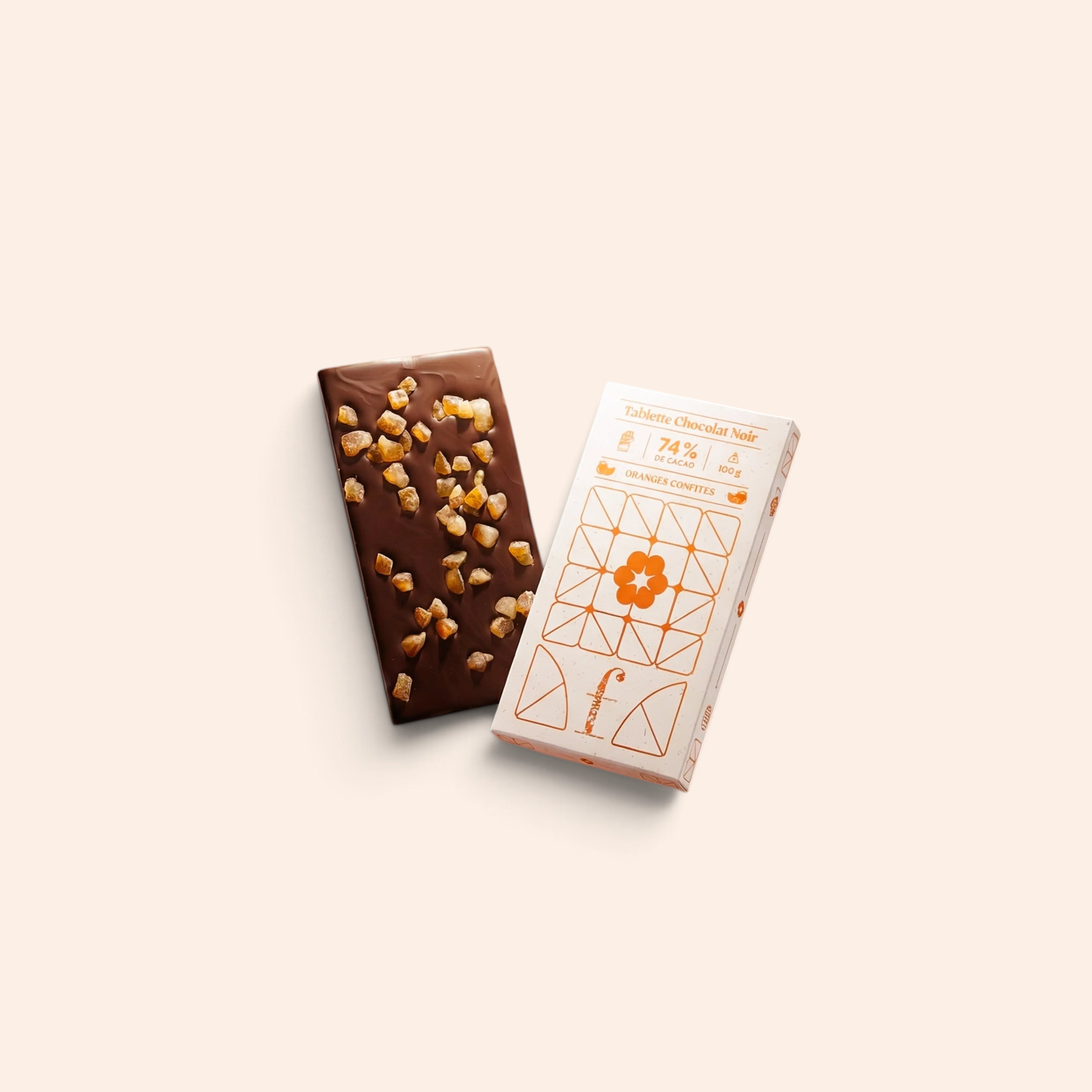 Tablette de chocolat noir Maison Fruidoraix aux oranges confites avec son emballage élégant et épuré